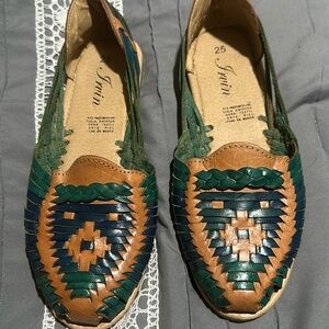 Leather shoes by irvin sz 25 blue green brown